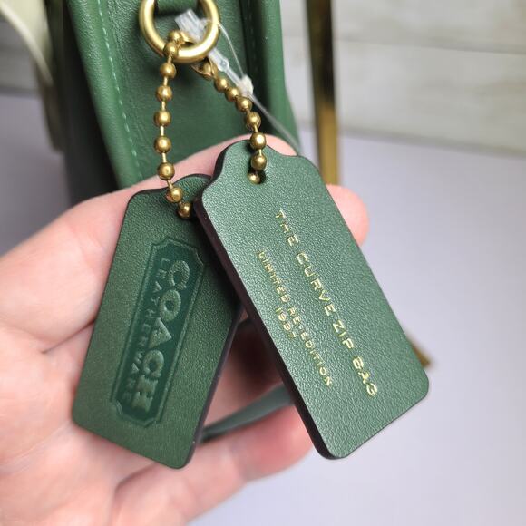 Coach Curve Zip Shoulder Bag in Brass/Hunter Green Glovetanned Leather NWT - Picture 4 of 5